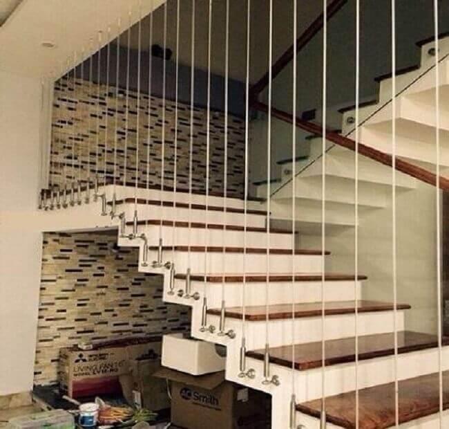 Mẫu cầu thang dây cáp kết hợp kính gỗ